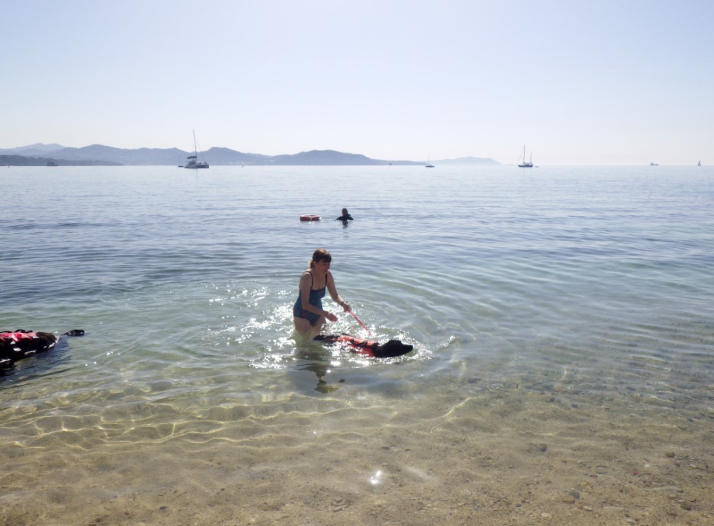 Platon s habitue a etre dans l eau avec sa maitresse